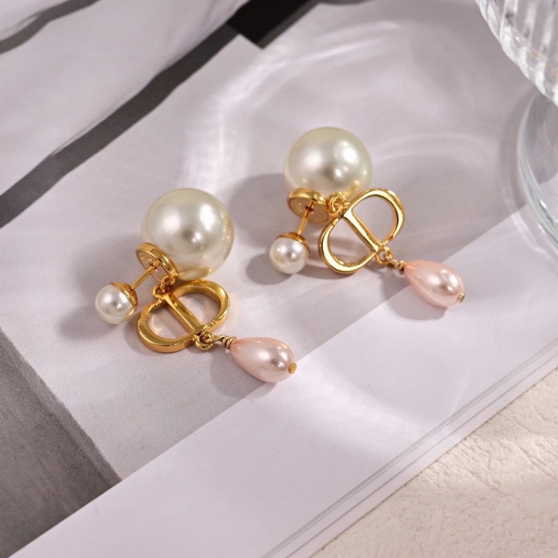chr1st1an D10r earrings